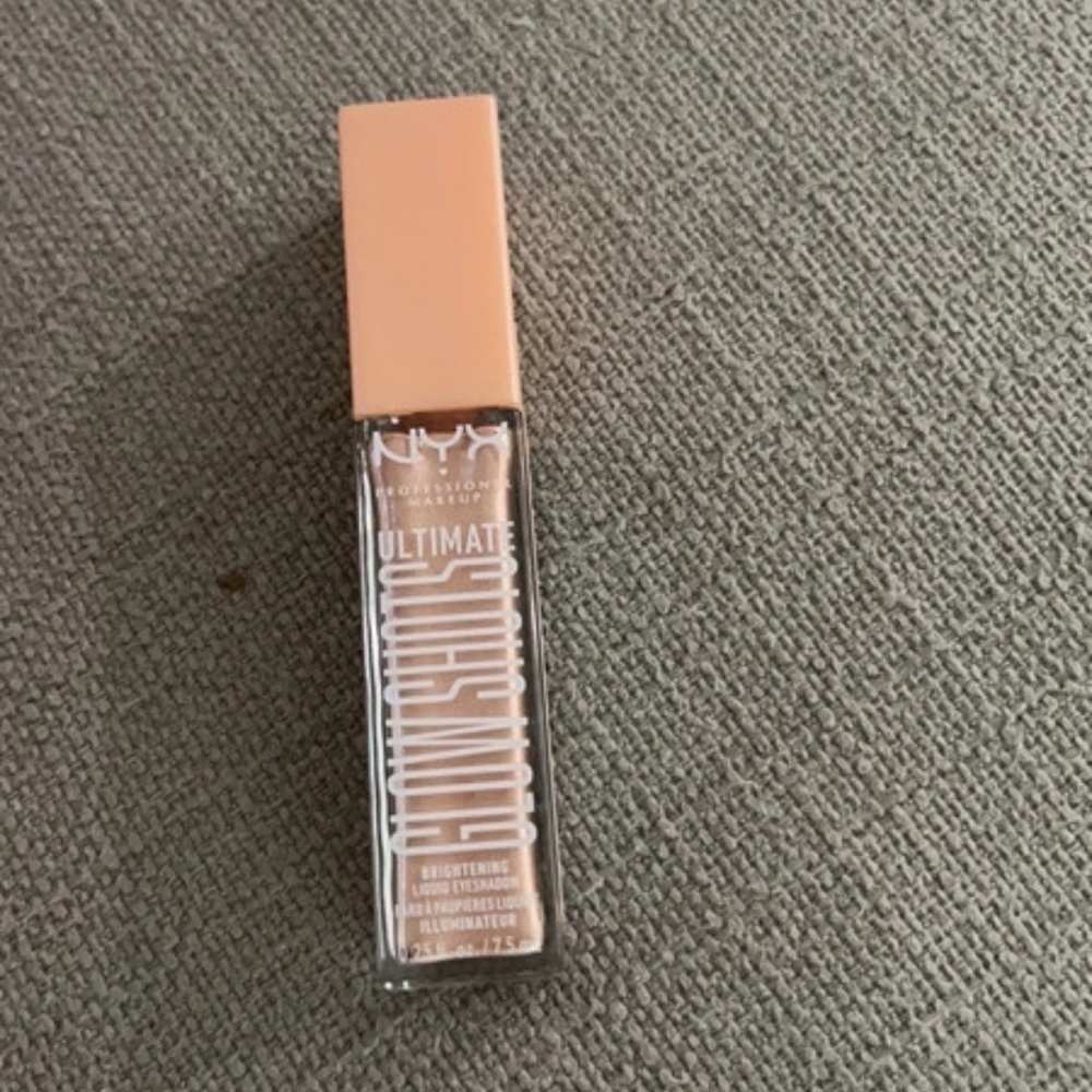 Eyeshadow liquid